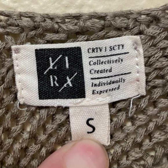 LIRA Women's Brown Fringe Accent Knit Oversized Boho Sweater Size Small - Picture 3 of 6